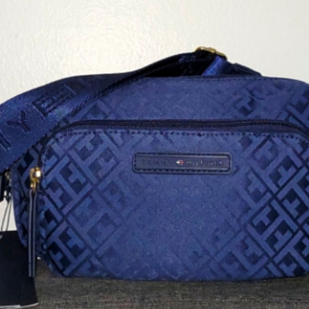 Tommy Hilfiger fanny pack